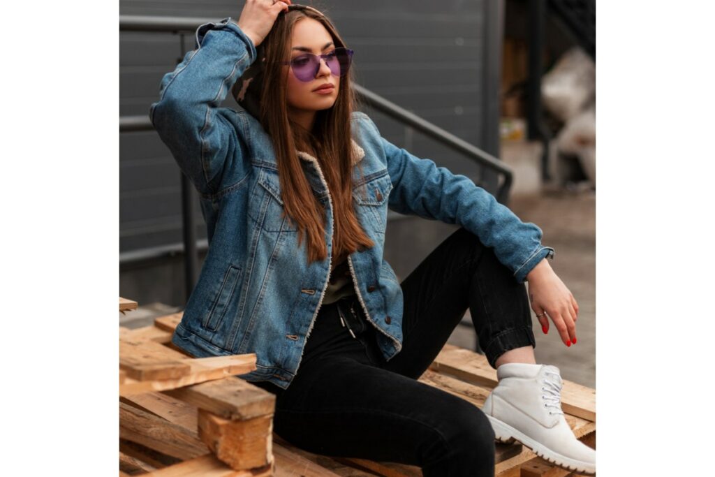 22 façons de porter une veste en jean Conseils mode 22 facons de porter une veste en jean 2