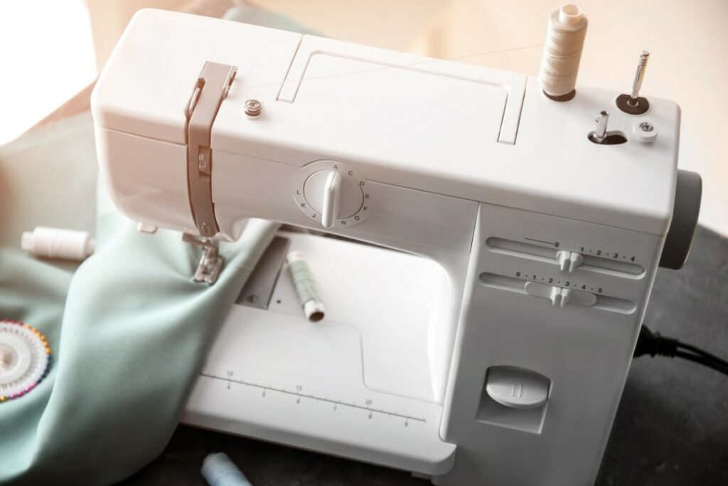 7 astuces pour ajouter des perles sur une robe Conseils mode 7 astuces pour ajouter des perles sur une robe 1