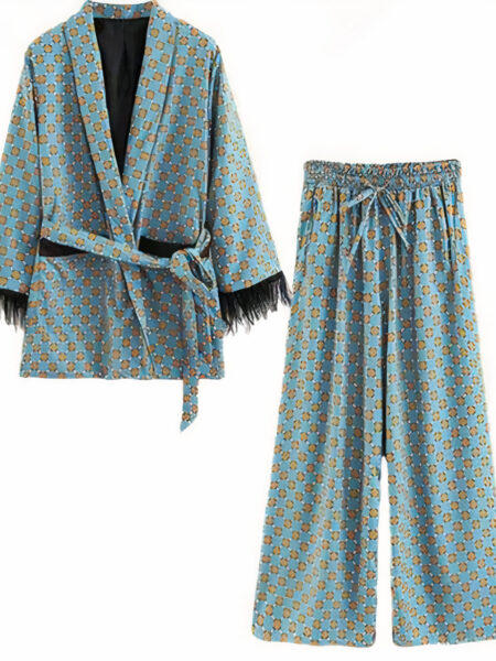 Ensemble pantalon kimono de couleur bleu avec des motifs en cercle de couleur jaune